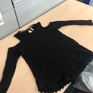 Soft long sleeve shirt with shoulder cut out